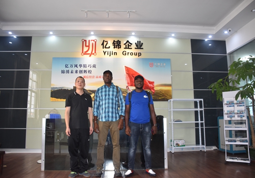 尼日利亞篷房搭建與客戶(hù)合影
