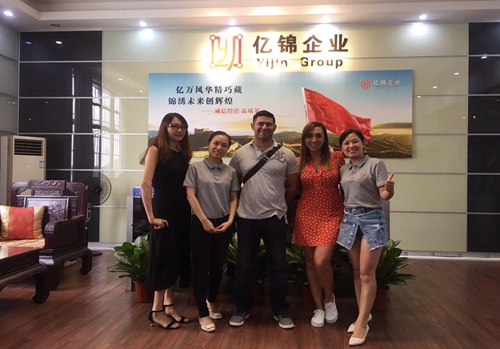 海南FE方程式賽車(chē)租賃篷房搭建與客戶(hù)合影